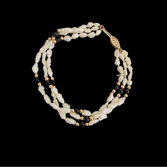 Jewelry - 14 karat gold, delicate stone bracelet
